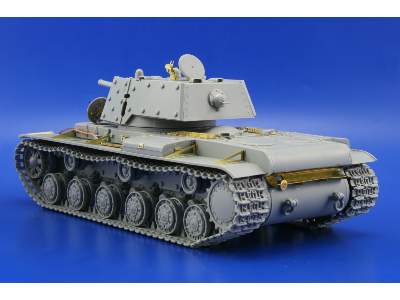 KV-1E 1/35 - Trumpeter - image 7