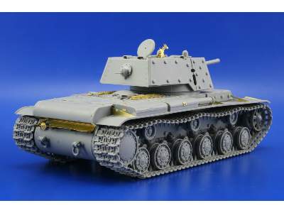 KV-1E 1/35 - Trumpeter - image 8