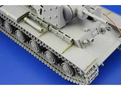 KV-1E 1/35 - Trumpeter - image 10