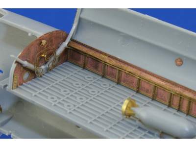 Lancaster B Mk. I/Mk. III bomb bay 1/72 - Hasegawa - image 5