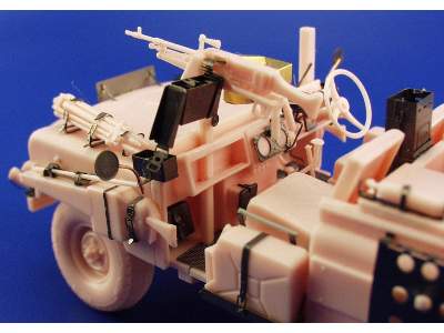 Land Rover SAS 1/35 - Tamiya - image 6