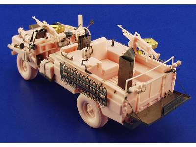 Land Rover SAS 1/35 - Tamiya - image 7