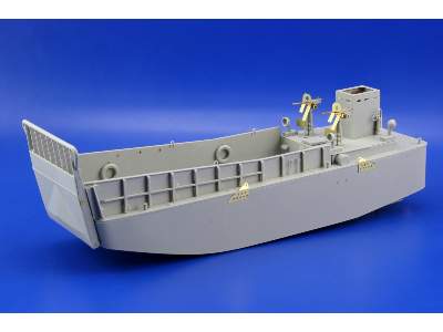 LCM-3 Landing Craft 1/48 - Hobby Boss - image 7