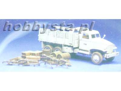 U.S. 2,5 ton 6x6 Truck & Accesories - image 1