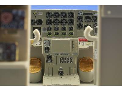 Fw 200 Condor interior 1/48 - Trumpeter - - image 4