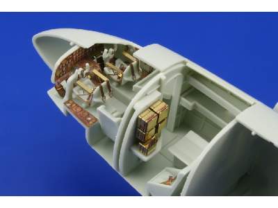 Fw 200C Condor interior 1/72 - Revell - image 3