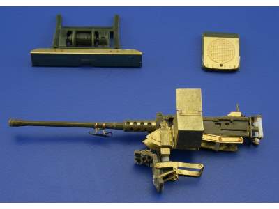 GMC 2 1/2 Ton 6x6 cargo with accessories 1/72 - Academy Minicraf - image 8