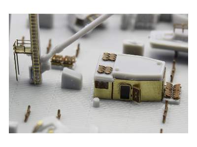 HMS Hood 1941 1/700 - Trumpeter - image 10