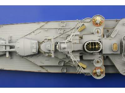 HMS Repulse 1/350 - Trumpeter - image 9