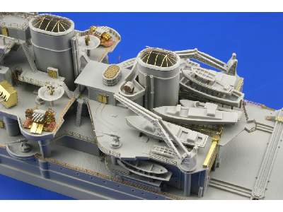 HMS Repulse 1/350 - Trumpeter - image 13