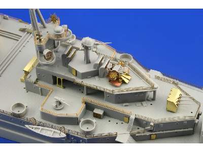 HMS Repulse 1/350 - Trumpeter - image 14