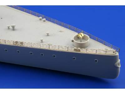 HMS Repulse 1/350 - Trumpeter - image 15