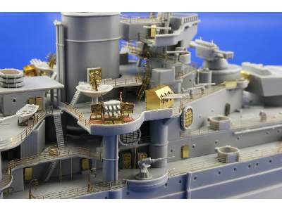 HMS Repulse 1/350 - Trumpeter - image 20