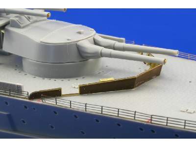 HMS Repulse 1/350 - Trumpeter - image 22