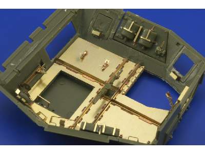 Humber Scout Car Mk. I interior 1/35 - Bronco - image 6