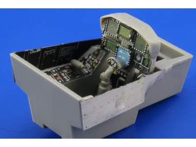 F-18E interior 1/48 - Revell - - image 4