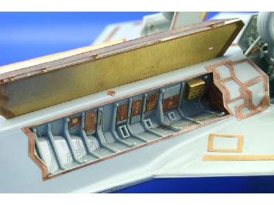 F-22 bomb bay 1/48 - Academy Minicraft - image 5