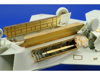 F-22 bomb bay 1/72 - Revell - image 5