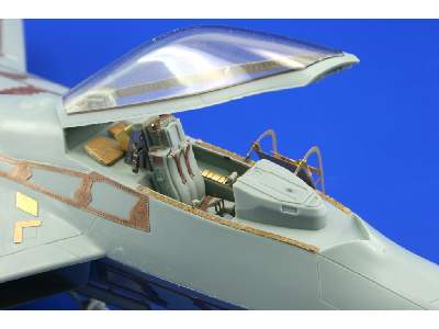 F-22 interior S. A. 1/48 - Academy Minicraft - image 2