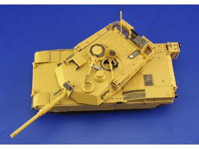 M-1A2 1/35 - Trumpeter - image 1