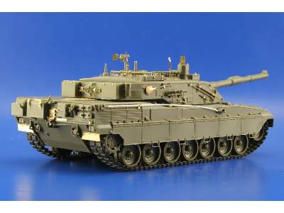 C1 Ariete MBT 1/35 - Trumpeter - image 3