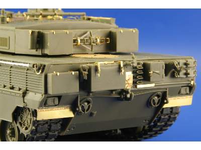 C1 Ariete MBT 1/35 - Trumpeter - image 5