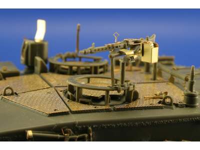 C1 Ariete MBT 1/35 - Trumpeter - image 9