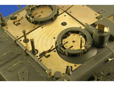 C1 Ariete MBT 1/35 - Trumpeter - image 12