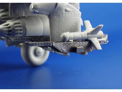 Mi-24D Hind exterior 1/48 - Mini Hobby Model - image 4