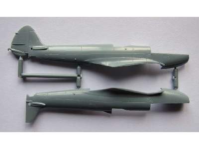 Supermarine Seafire Mk. XVII fighter - image 3