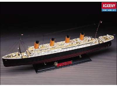 RMS Titanic - passenger liner - image 2