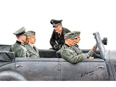 German Military Men - WW2 Era - image 1