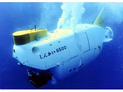 Manned Research Submersible Shinkai 6500 - image 1