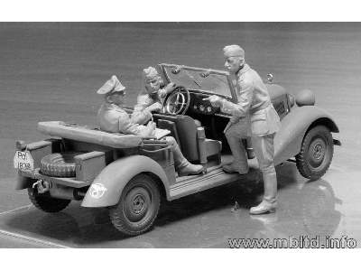 Mercedes Benz 170 V w/figures - image 4