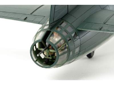 Mitsubishi G4M1 Model 11 - Admiral Yamamoto Transport w/17 Fig. - image 8