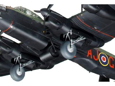 Avro Lancaster B Mk.III Sp. - B Mk.I Sp Grand Slam Bomber - image 4