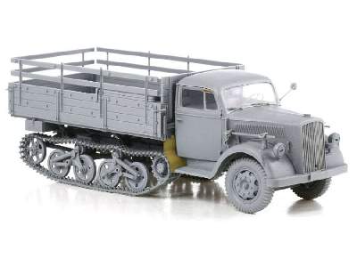 Sd.Kfz.3a Half-Track Truck Maultier - image 4