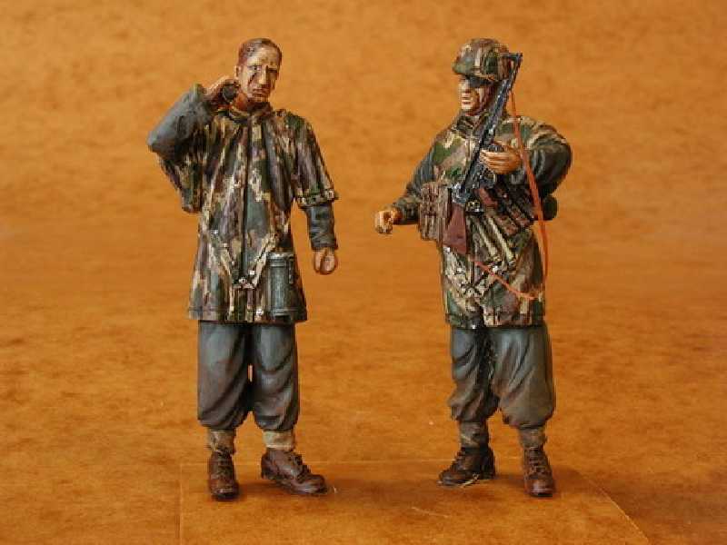 German Tank Hunters (2 fig.) - image 1