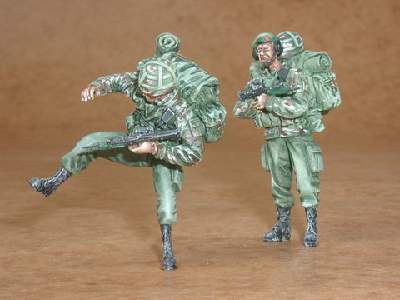 British modern soldiers part I. (2 fig) - image 1