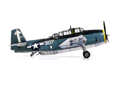 TBM-3 Avenger - USS Bunker Hill - image 5