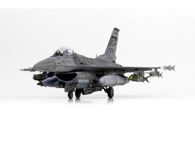 F-16CG (Block 40) Limited Edition - image 4