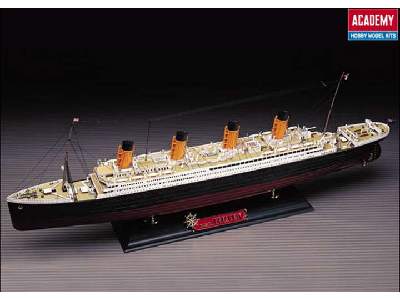 RMS Titanic - passenger liner - image 2