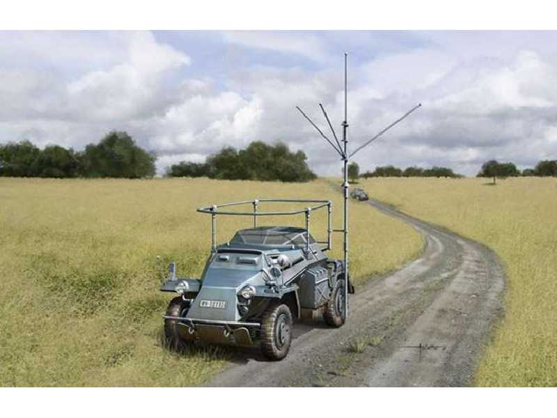 Sd.Kfz.261 Kleine Panzerfunkwagen w/Telescopic Antenna - image 1