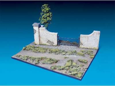 Diorama w/Park Wall - image 5