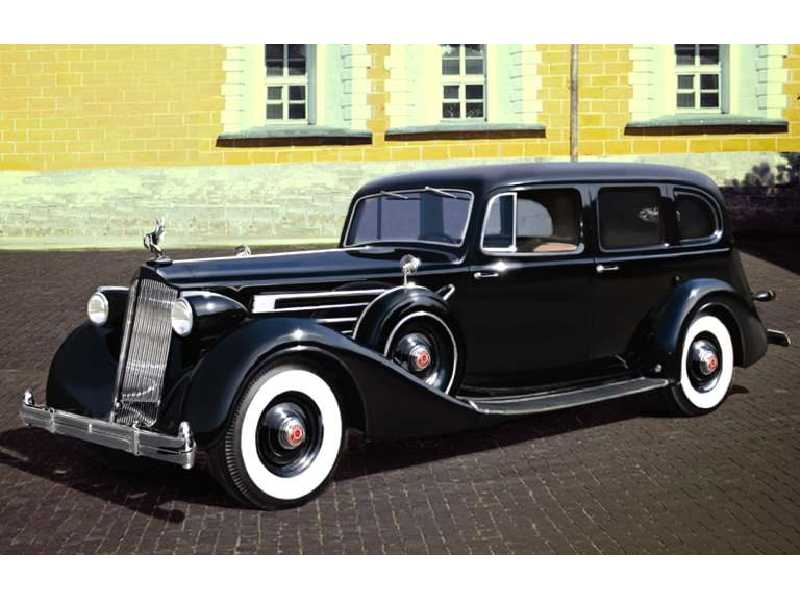 Packard Twelve (Model 1936) with Passengers - image 1