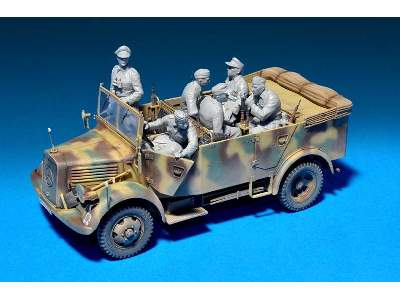 Kfz.70  MB 1500A German 4x4 Car w/Crew - image 5