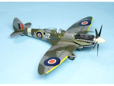 Supermarine Spitfire Mk.XVIII - British fighter - image 8