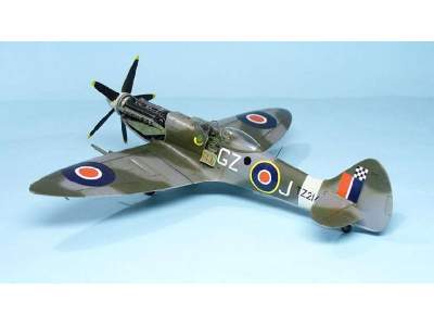 Supermarine Spitfire Mk.XVIII - British fighter - image 9