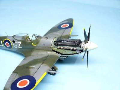 Supermarine Spitfire Mk.XVIII - British fighter - image 11