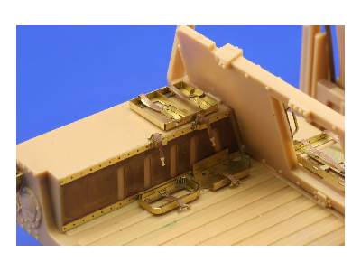 M-1151 EAC interior 1/35 - Academy Minicraft - image 6